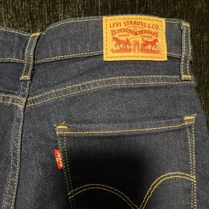 Levi’s 721 High Rise Skinny Jeans